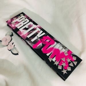 MAC Pretty Punk palette